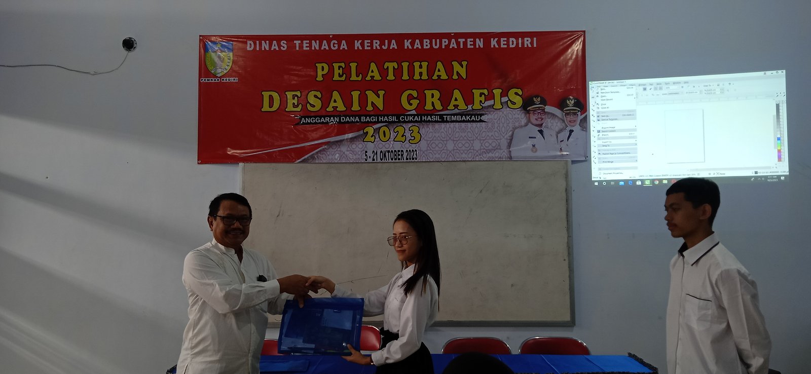 Pembukaan kegiatan pelatihan desain grafis 2023